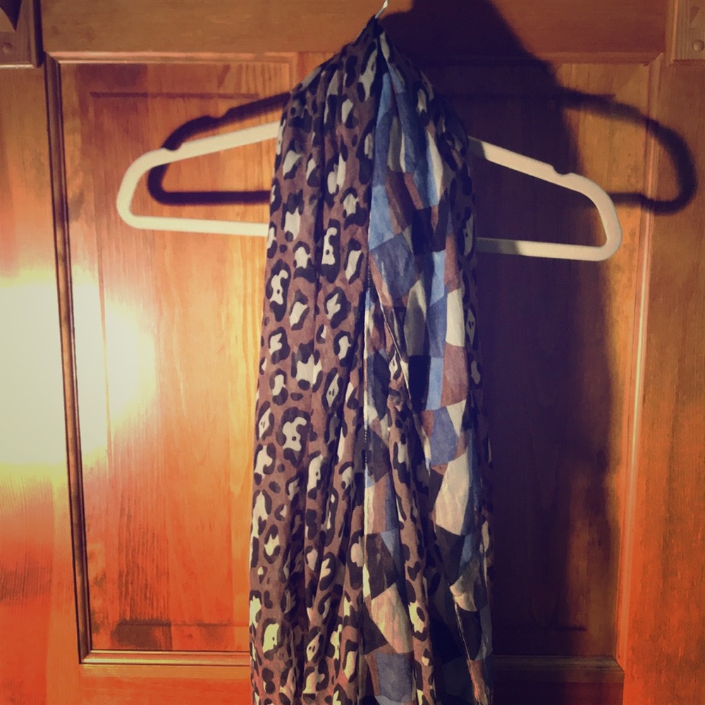 Never worn lightweight scarf with leopard print
